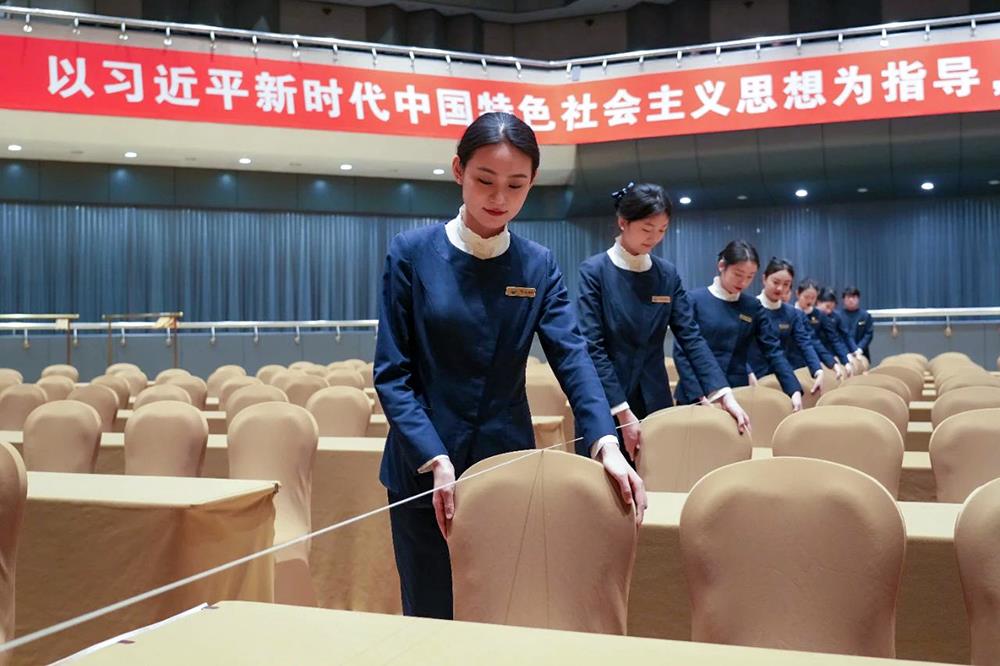 市政协会议服务保障工作圆满完成，专业摄影服务获好评